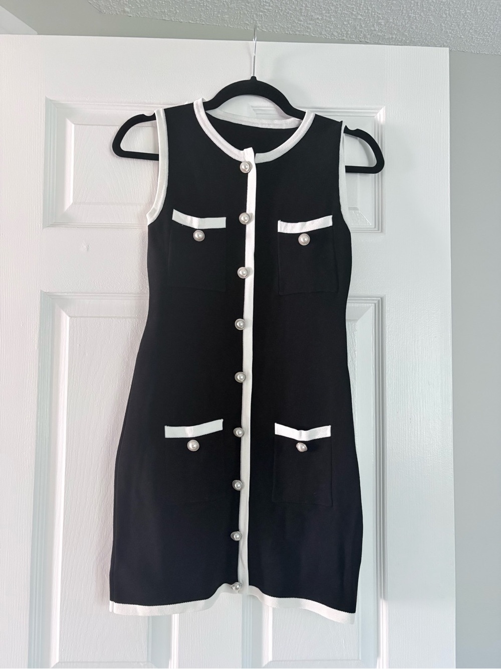 Sleeveless Black and White Button Front Shift Dress